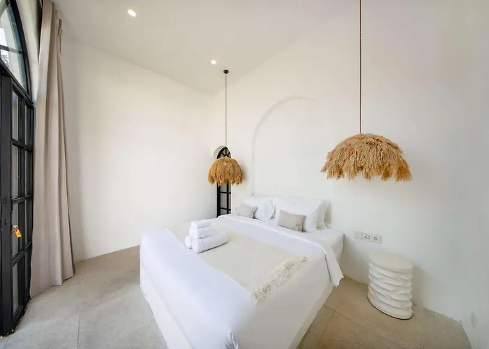 Ellure Ivory - Spacious 3br In Bukit Villa