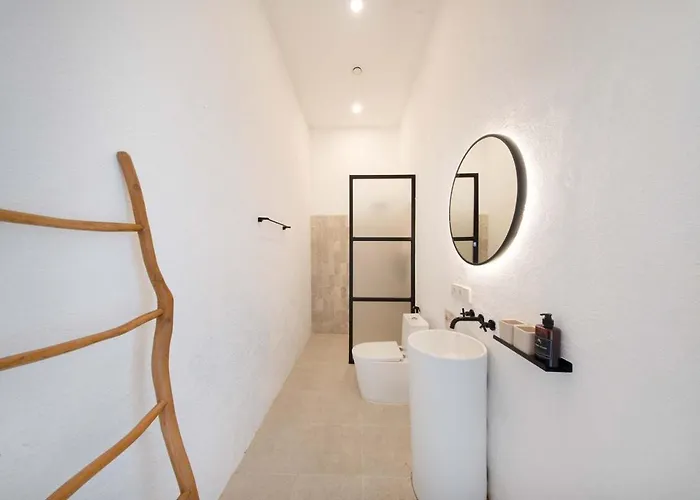 Ellure Ivory - Spacious 3br In Bukit Villa *