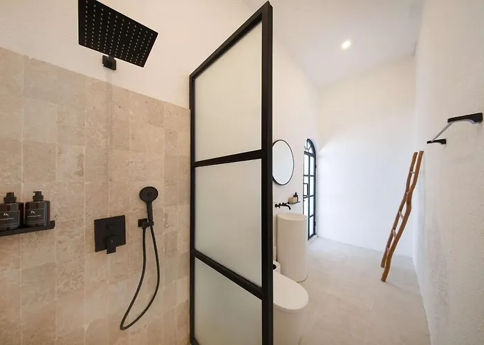 Villa Ellure Ivory - Spacious 3br In Bukit