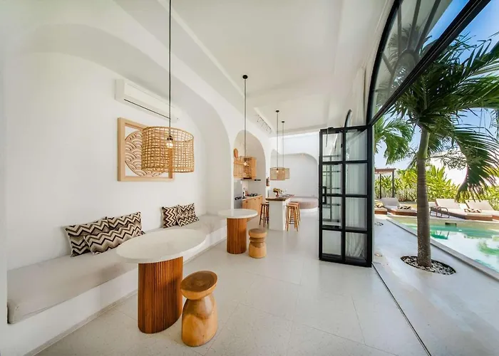 Ellure Ivory - Spacious 3br In Bukit Villa