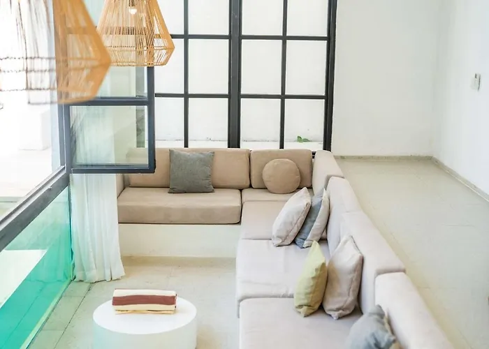 Ellure Ivory - Spacious 3br In Bukit Villa