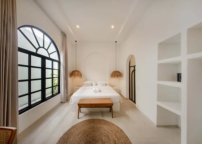 Villa Ellure Ivory - Spacious 3br In Bukit Jimbaran