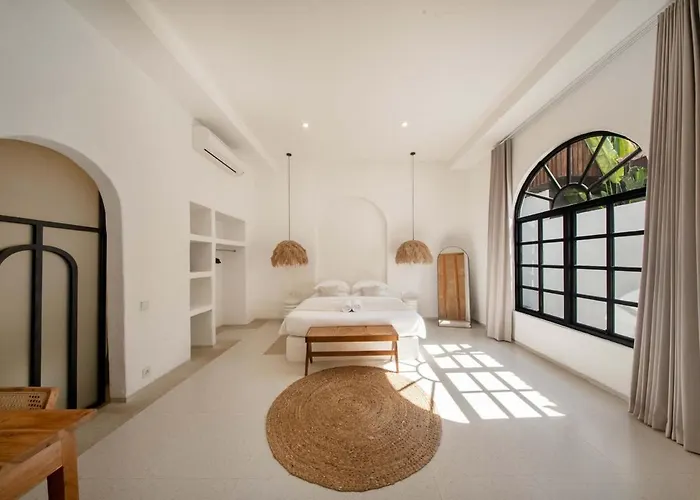 Ellure Ivory - Spacious 3br In Bukit *