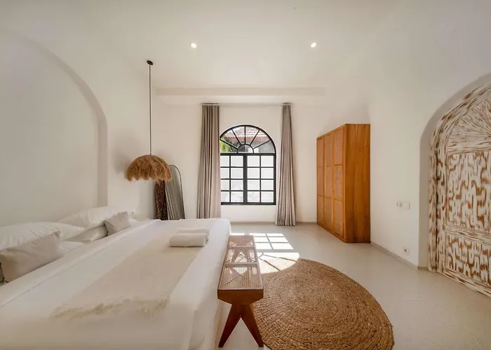 Villa Ellure Ivory - Spacious 3br In Bukit Jimbaran