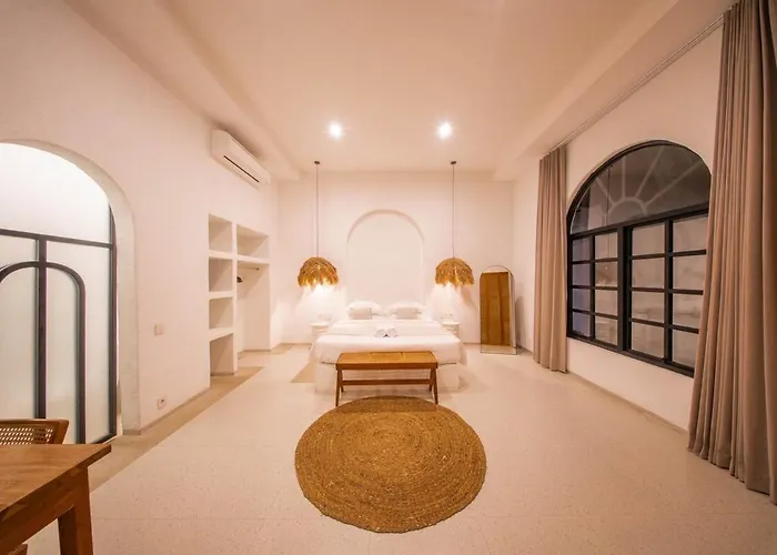 Villa Ellure Ivory - Spacious 3br In Bukit Jimbaran