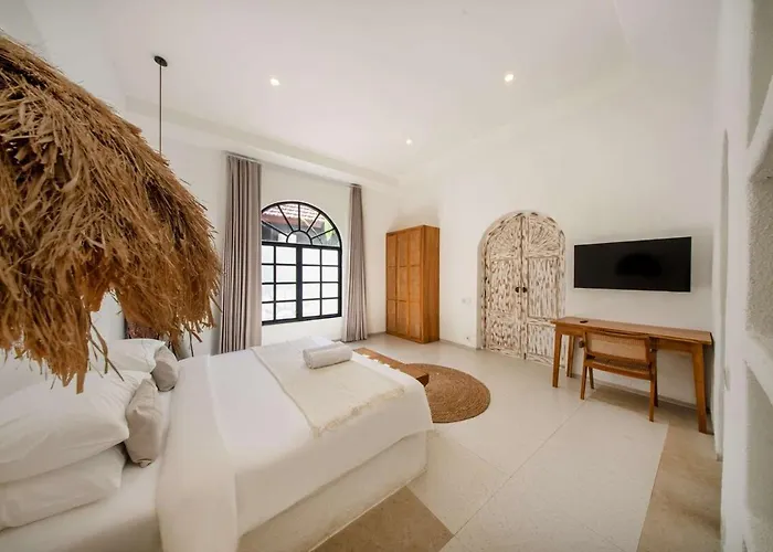 Ellure Ivory - Spacious 3br In Bukit Villa Jimbaran